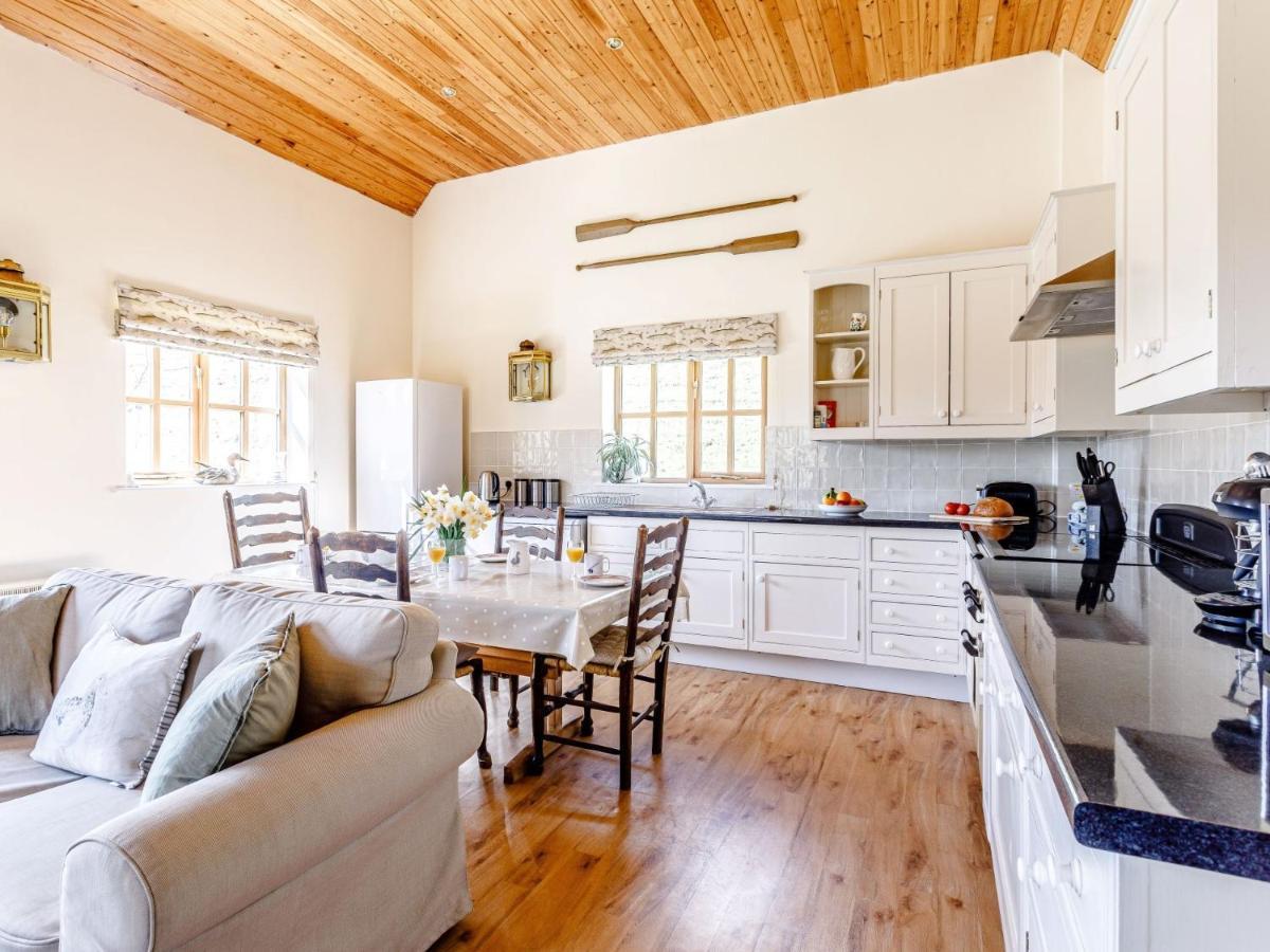 2 Bed In Dorchester 75243 Frampton  Екстер'єр фото